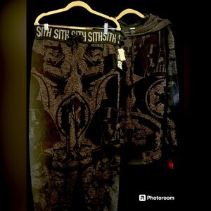 NWT Men’s Disney Star Wars Long Sleeve and Sweatpants Set-Size Large